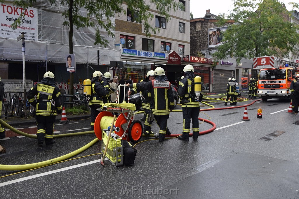 Feuer 2 Koeln Nippes Neusserstr P091.JPG - Miklos Laubert